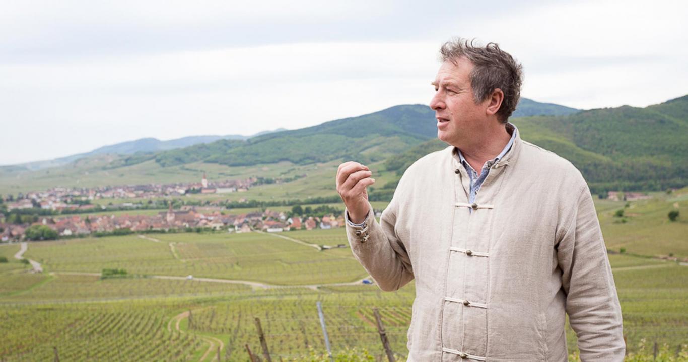 Philippe, vigneron passionné, vous entraine sur les terroirs de Grands Crus d'Alsace
