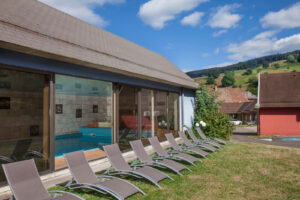 Hôtel Bois le Sire Orbey Alsace – piscine couverte Piscine intérieure hôtel Bois le Sire Orbey Alsace