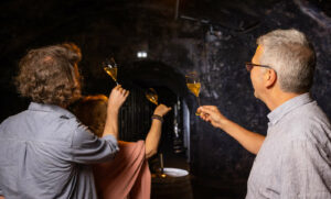 VINS KUEHN
